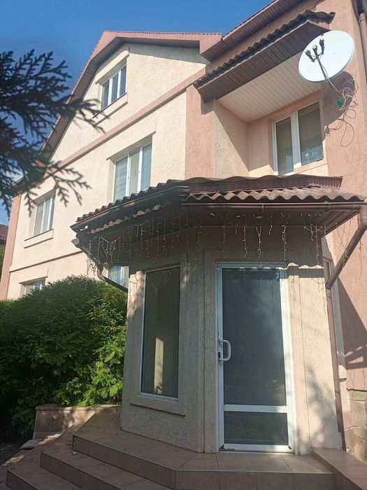Сдам для семьи автономный дом 320 кв.м с автоматическим генератором и баней — пгт Малая Даниловка.