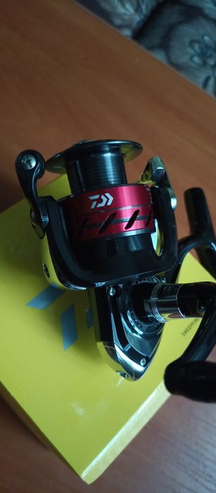 Катушка для спиннинга Daiwa SWEEPFIRE CS 3000