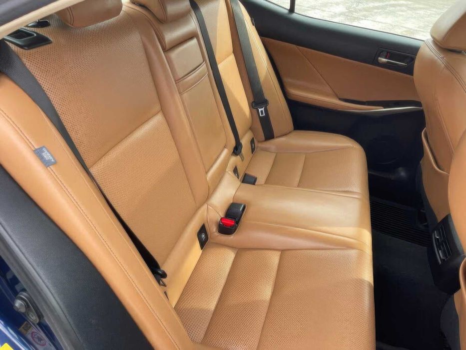 Lexus IS 250      2015