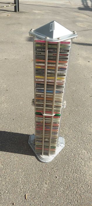 Підставка з CD дисками