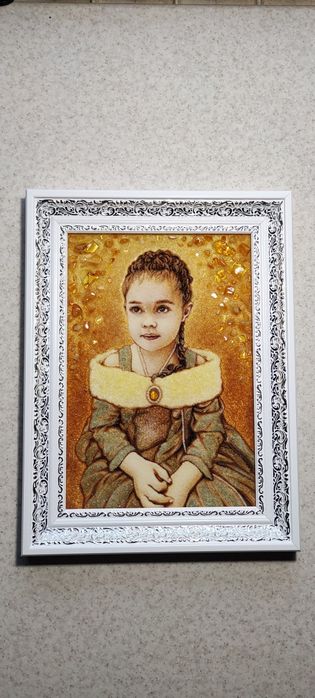 Портрет з бурштину