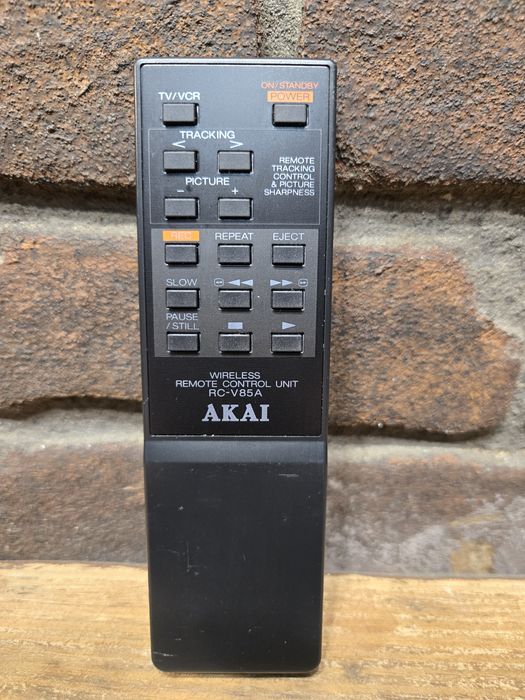 Pilot AKAI RC V 85 A.