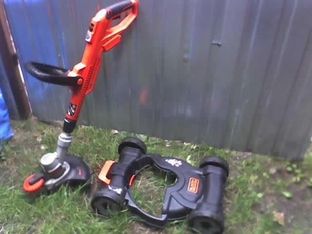 wozek do podkaszarki akumulatorowej Black Decker