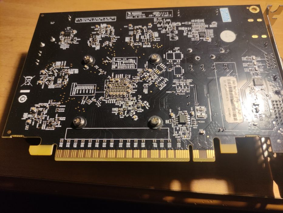 Placa de video AMD 6750 Sucata447072469664419843