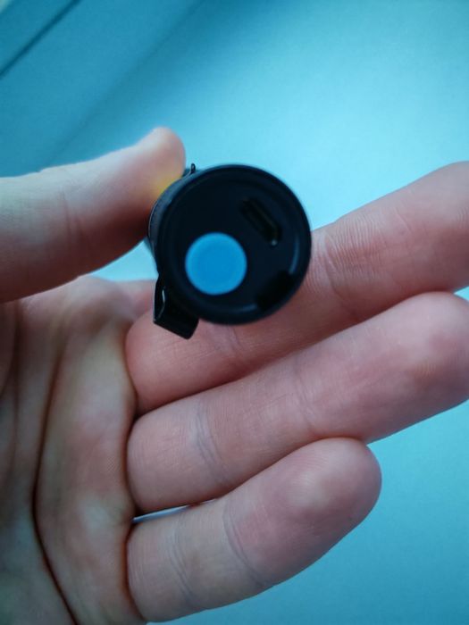 Компактний акумуляторний LED ліхтарик