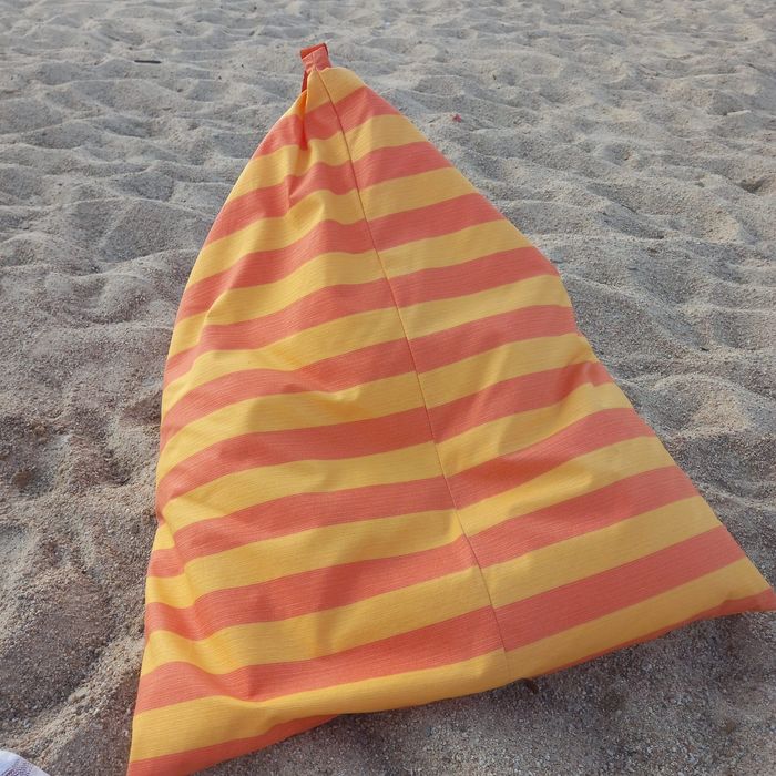 Puffs de praia e piscina