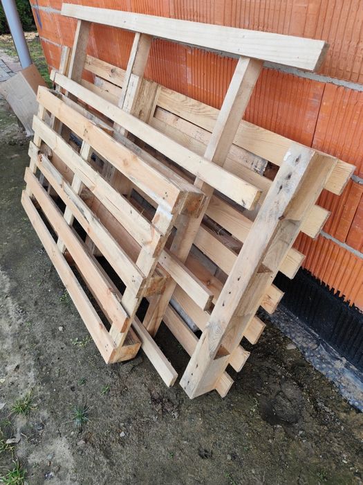 4 szt dużych palet sprzedam