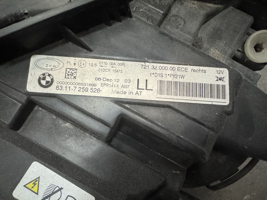 Farol Xenon direito BMW F30/31 serie 3