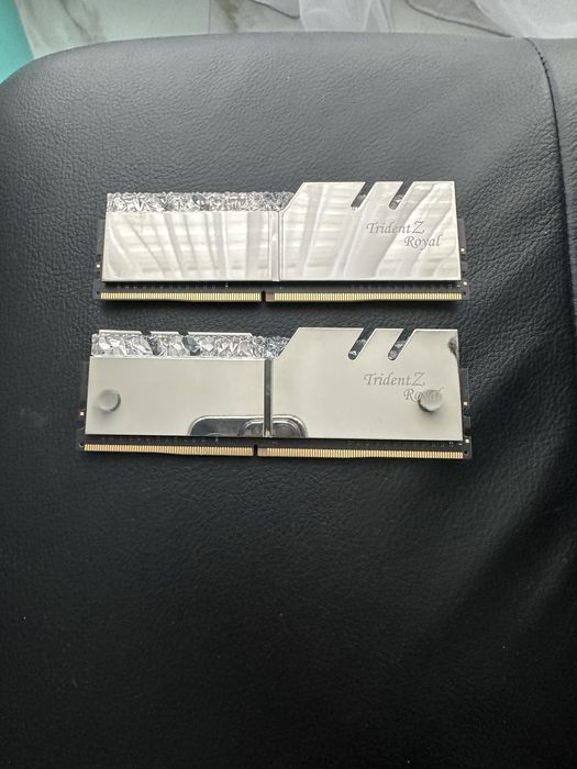 Оперативна памʼять ddr4  g.skill Trident z royal 16gb  (8x2)