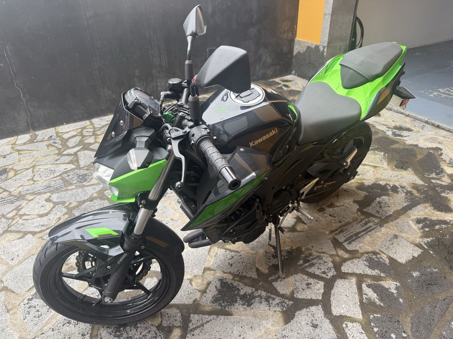 Kawasaki Z400 (2022) — Apenas 3.000 km — Como Nova