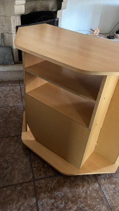 Vendo móvel TV com rodas em bom estado geral