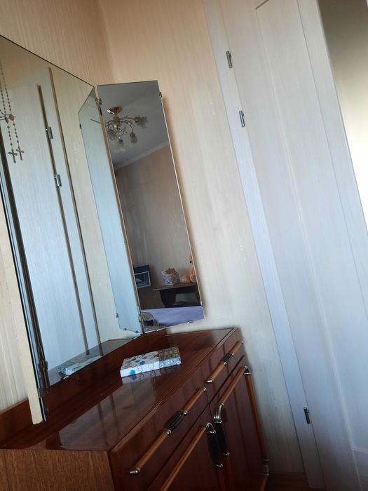 Трюмо на 3 дзеркала САМОВИВІЗ