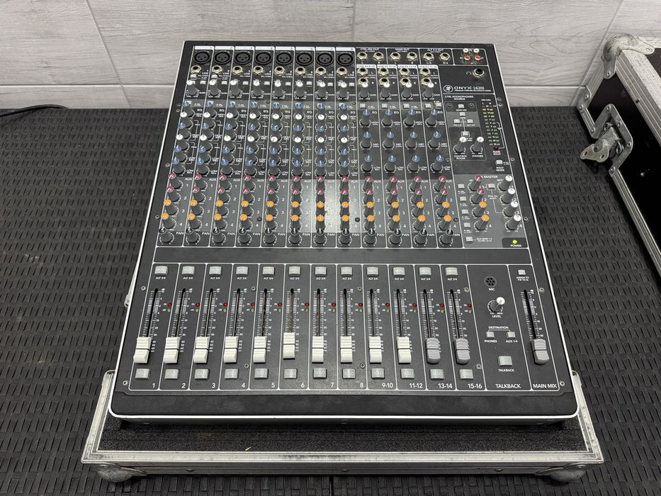 Mixer Mackie 1620i firewire okazja delikatny defekt opcjonalnie case