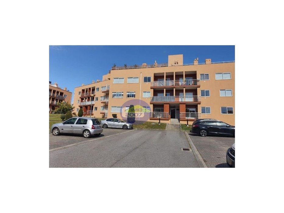 Apartamento T2 em Canelas