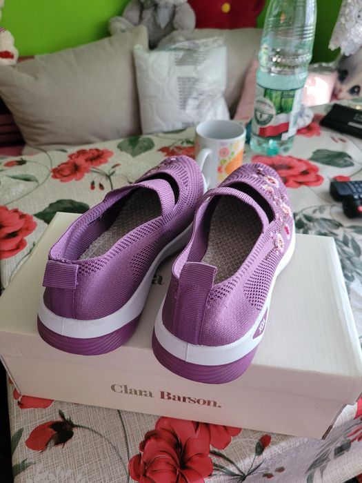 Śliczne nowe buty r38