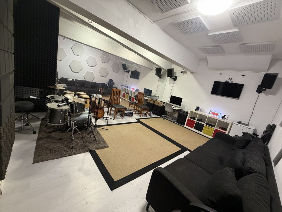 Sala de Ensaios E4ALL — equipada e bem localizada