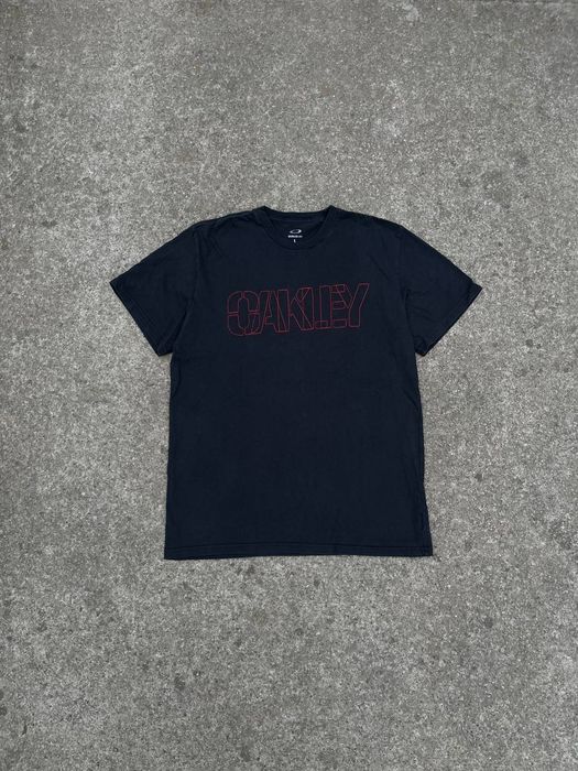 Чорна футболка Oakley з вишивкою, розмір L, новий стан
