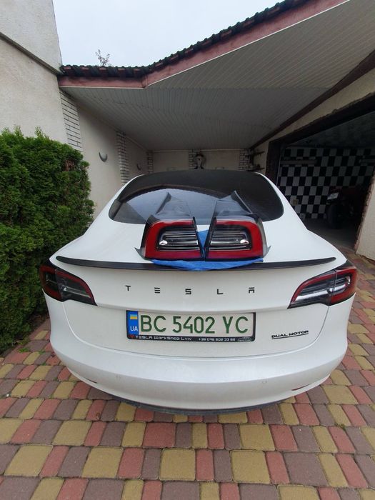 Задні фари/ стопи для Tesla Model 3