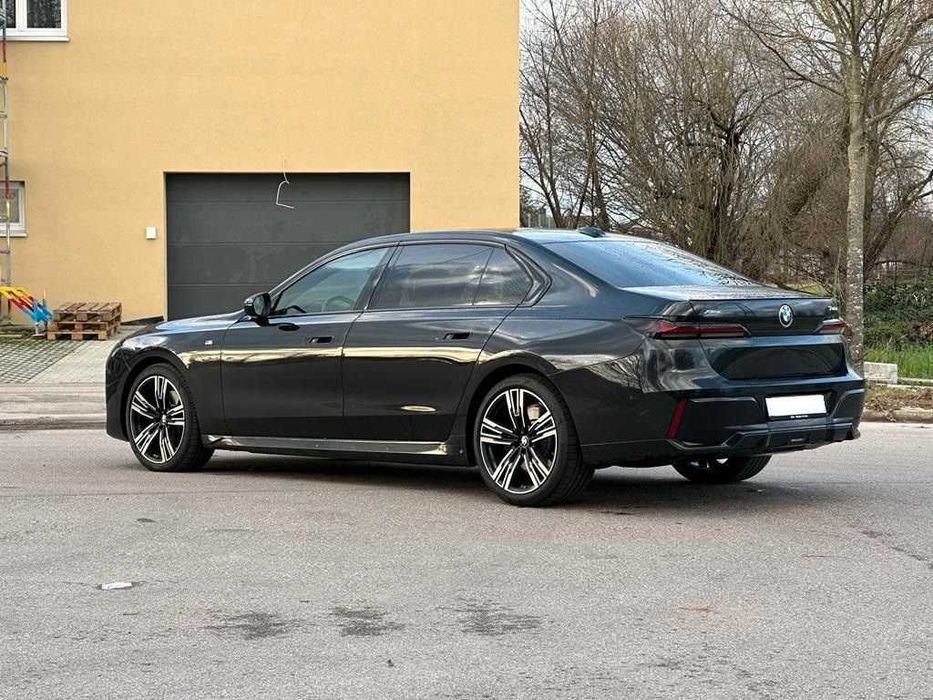 Бампер BMW Seria 7 G70 запчастини БМВ 7 Г70 бампер разборка