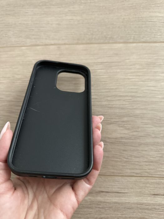Etui iphone 14 pro Guess szare