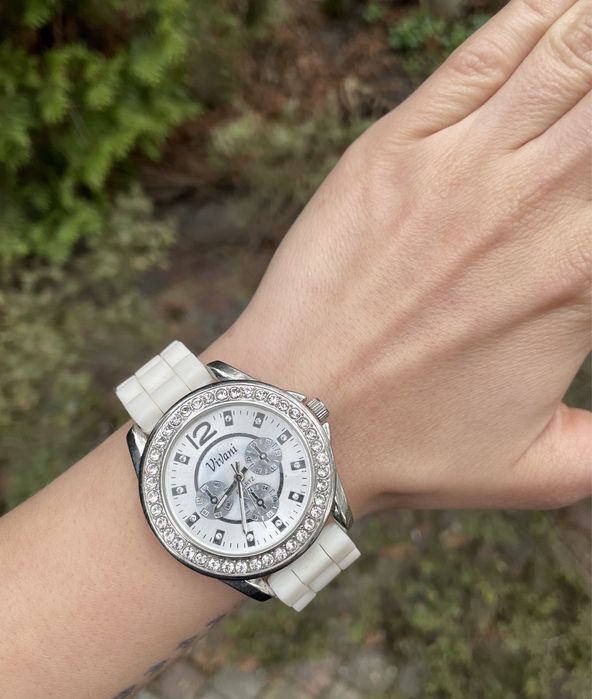 Новий кварцовий годинник Anne Klein