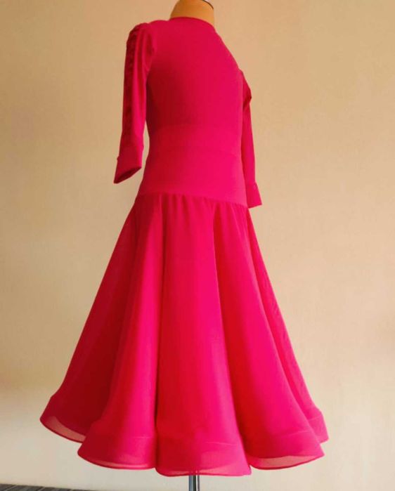 Рейтингова сукня, 2 спідниці