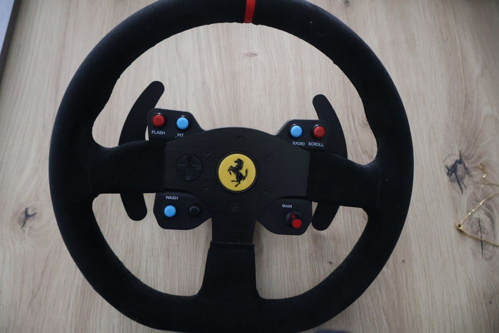 Pack Sim Racing: Thrustmaster TS-XW + Volante Ferrari + TM Open Wheel + Shifter TH8S + Pedais + Suporte Oferta