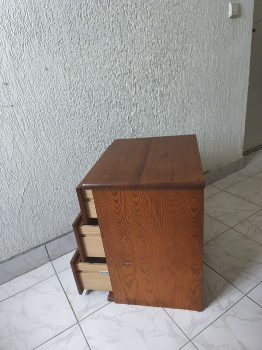 Mesa de Cabeceira em Madeira