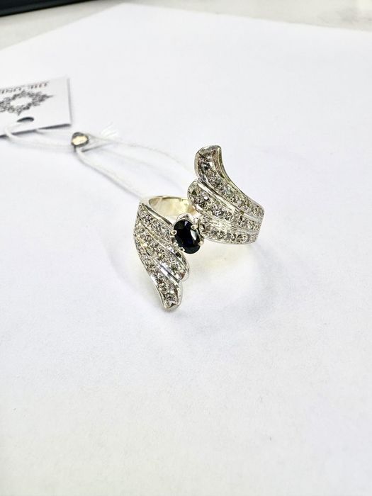 Каблучка золота 750 проба. Кольцо золотое 750 пробы с диамантами