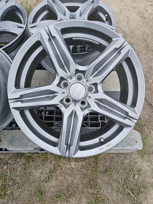4x Felgi aluminiowe Oryginalne Toyota 5x100 17"