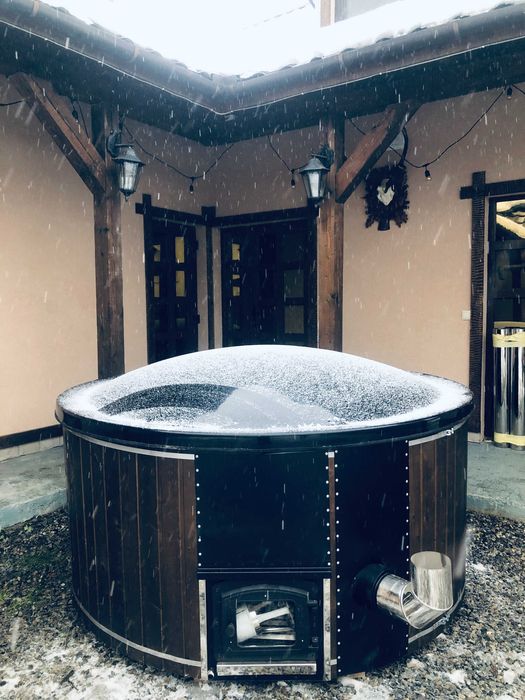 Джакузі з вбудованою пічкою. Карпатський чан на дровах для 5-х осіб.