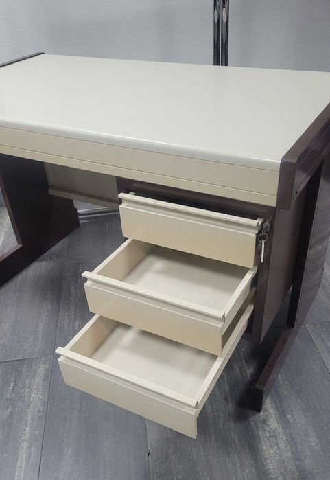 Secretária Vintage em Metal