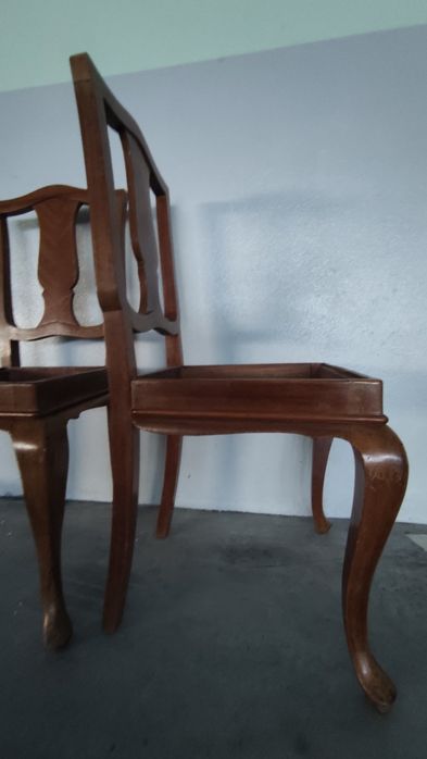 Cadeiras estilo Queen Anne