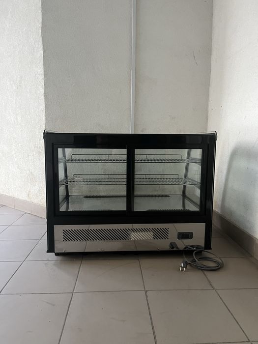 Холодильна Вітрина Reednee - Італія Обʼм 160 Літрів Нова