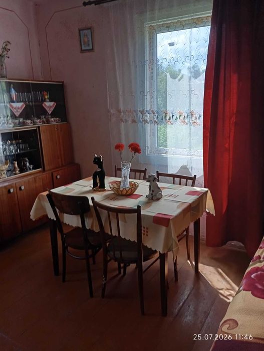 Продаж будинку з приватизованою земельною ділянкою в с. Черхава