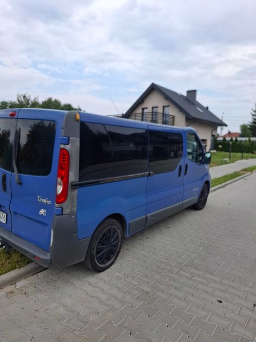 Renault Trafic 2.0 dci 9 osobowy long