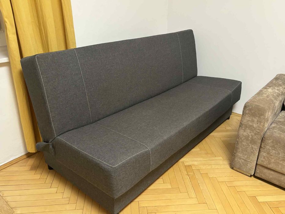 Wersalka rozkladana z pojemnikiem na posciel