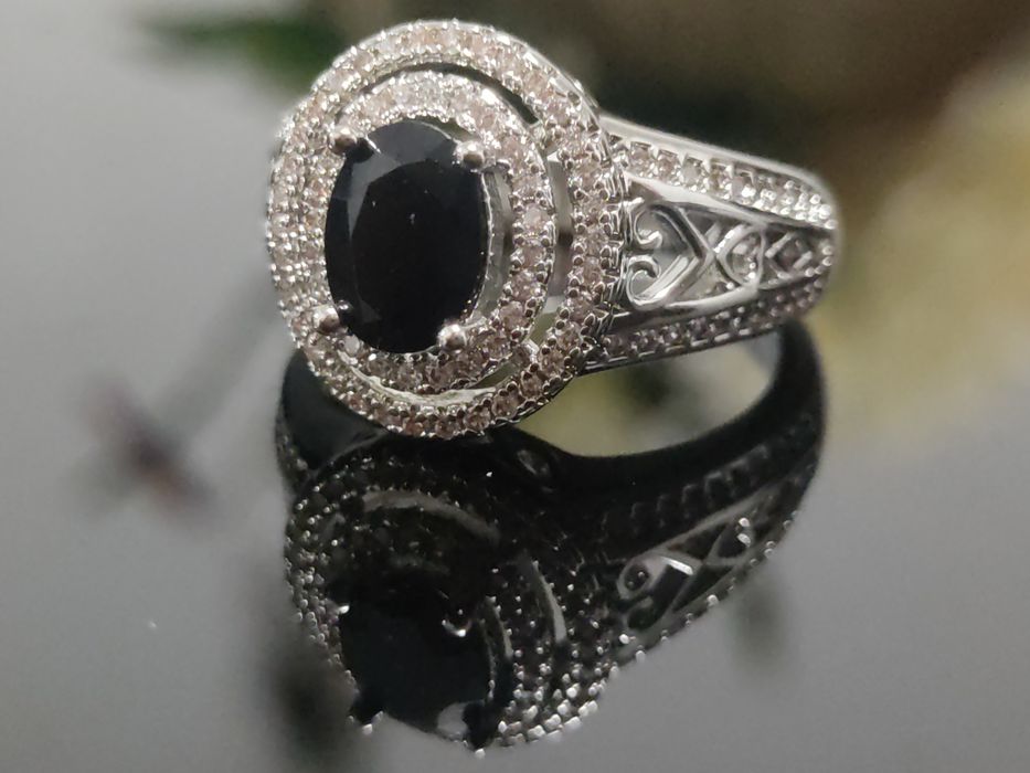 Anel de LUXO com Zircônia Preta