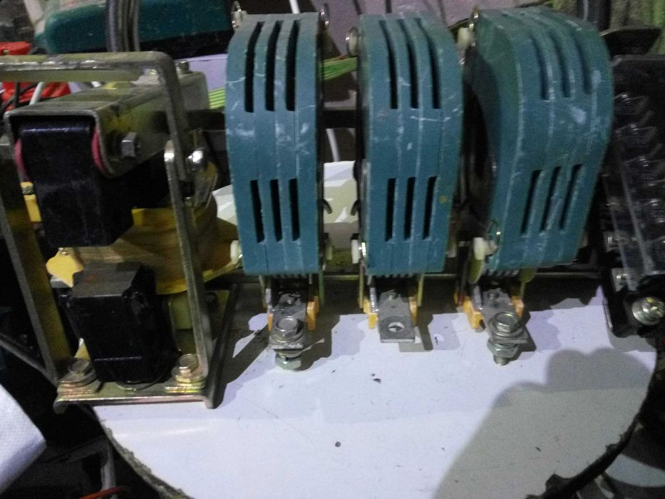 Контактор силовий