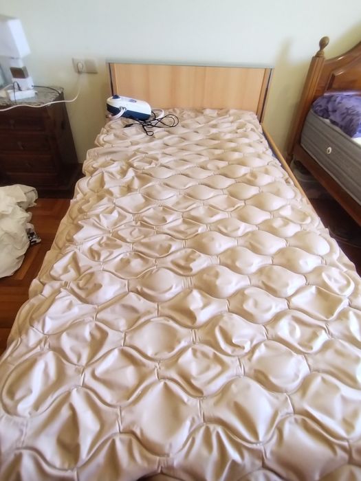 Cama articulada como nova