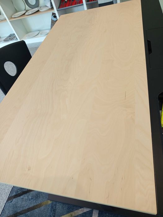 Secretária nova 140×90 + 2 cadeiras