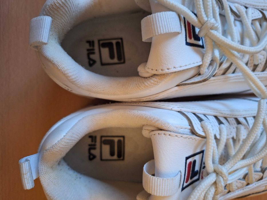 Ténis brancos Fila originais