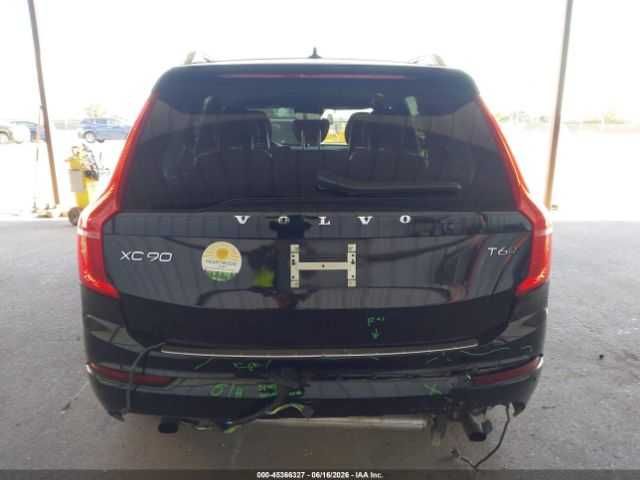 2018 Volvo XC90 T6 MOMENTUM