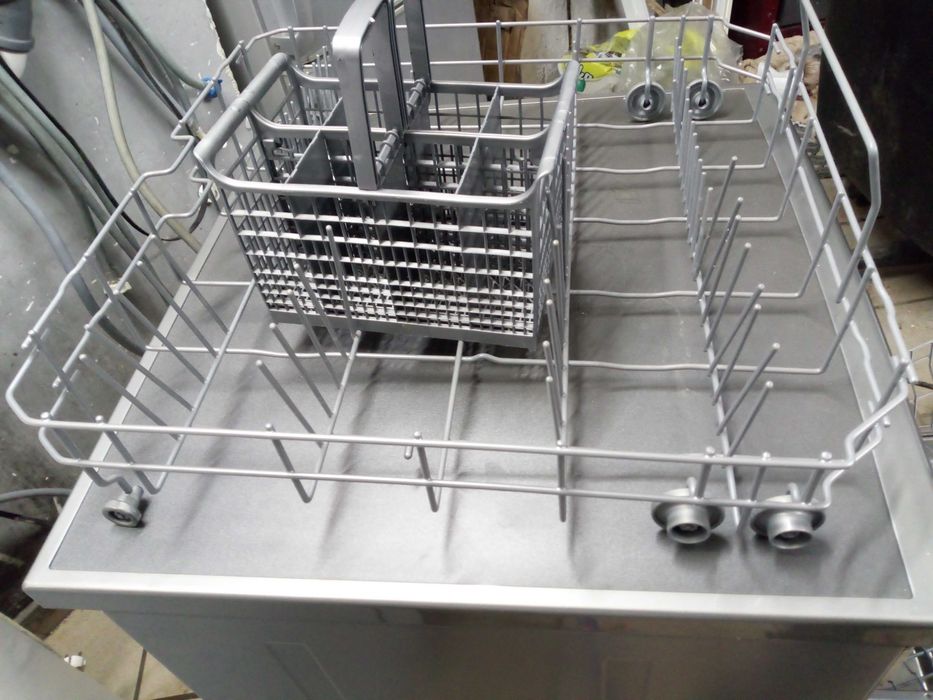 kosz dolny na naczynia do zmywarki Candy cdp1l39x