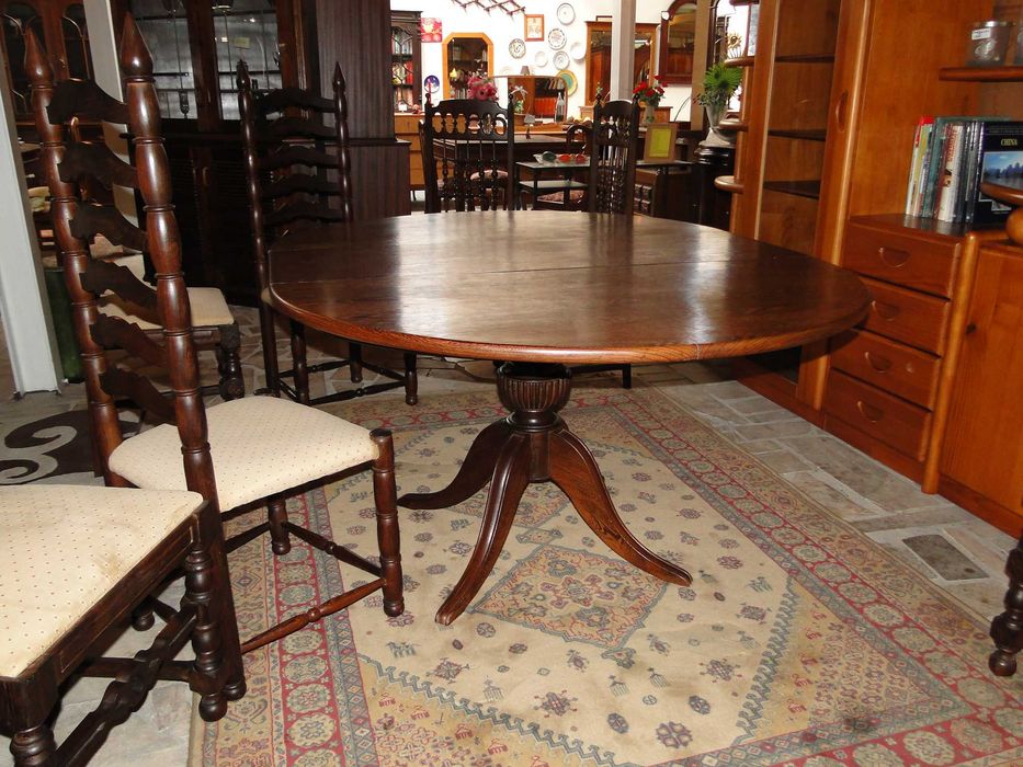 Solid Wood Living Room Table, Excellent Condition and Quality – Extendable64551173562753120
