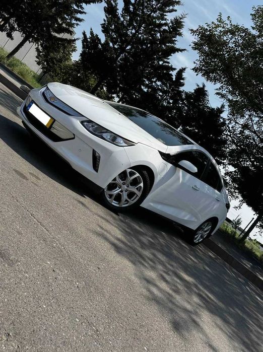 Chevrolet Volt 2016 гібрид плагін