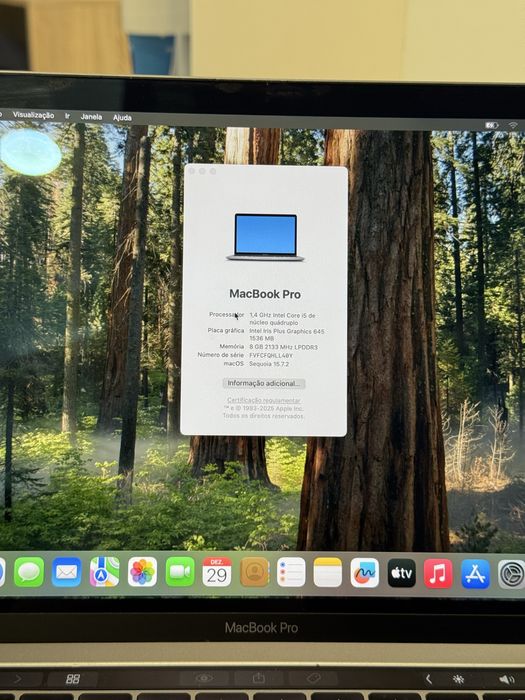 MacBook Pro com processador Intel Core i5 quad-core a 1,4GHz.