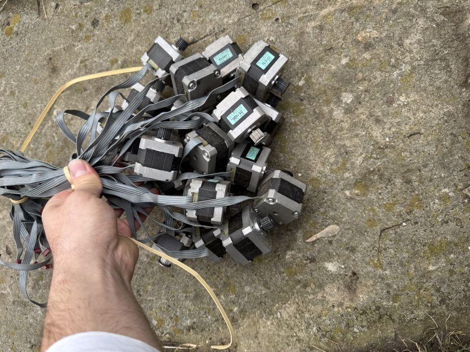 Кроковий двигун EM-336 / STP-42D221-03 (NEMA 17)