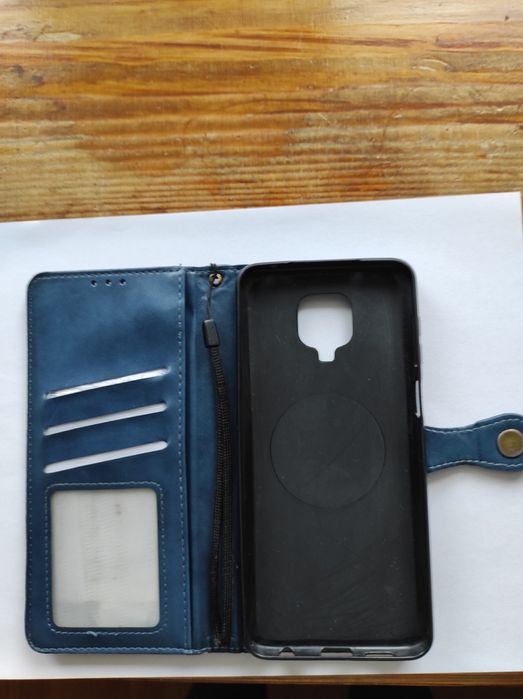 Продам чехла до Xiaomi  Redmi Note 9 Pro