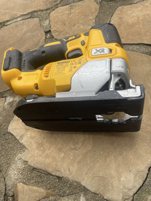 Лобзік DeWalt ,девольт.